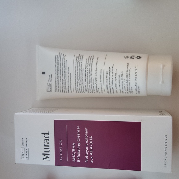 Murad Hydration AHA/BHA Exfoliating Cleanser Step 1 Size 6.75 Fl Oz - Picture 3 of 4